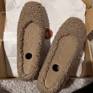 Vivaia Square-Toe Recycled Faux Fur Flats 7